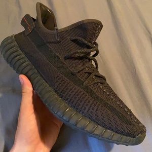 adidas Yeezy Boost 350 v2 black non reflective